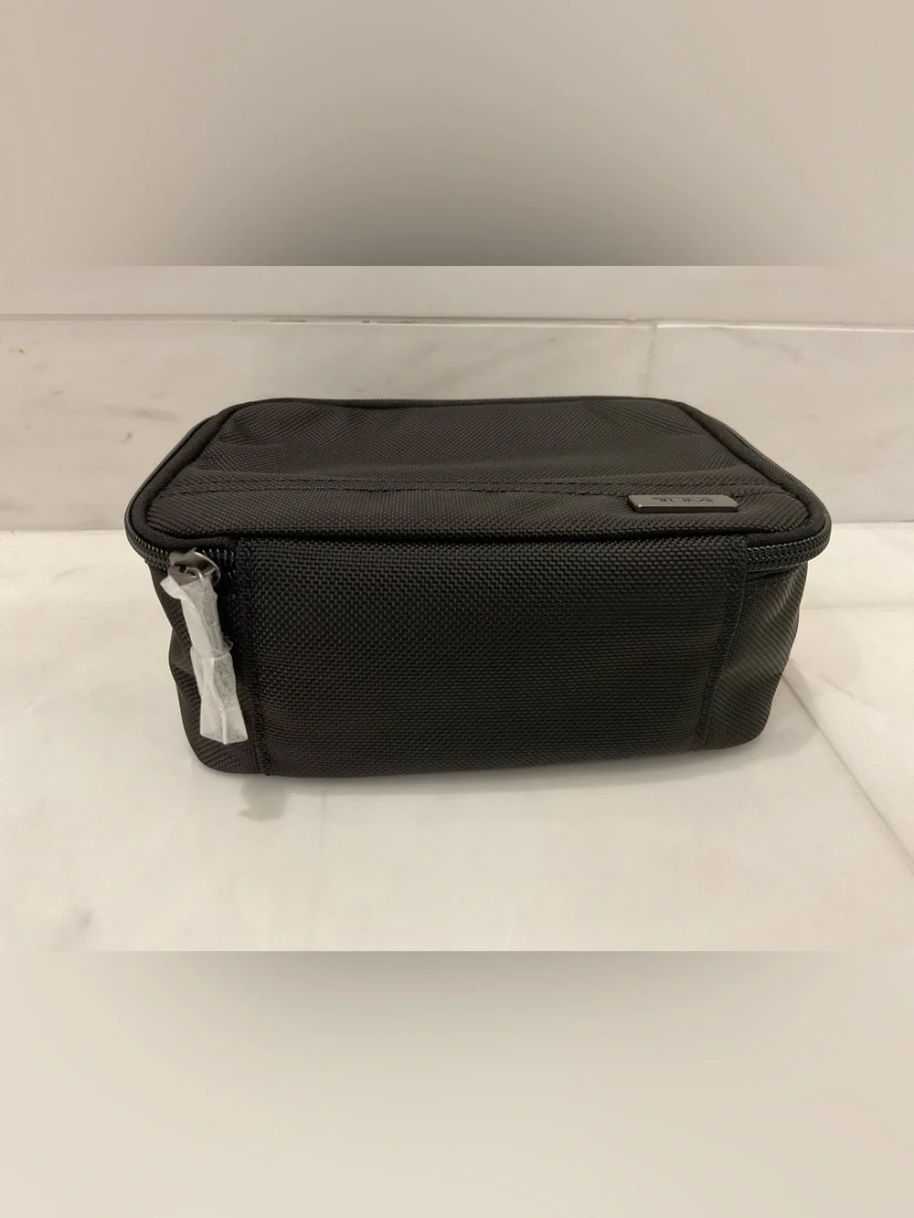 NEW TUMI Zippered CUBE TRAVEL POUCH - Cosmetic Bag - SOLID BLACK
